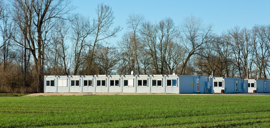 Container Dorf für Flüchtlinge auf dem Land